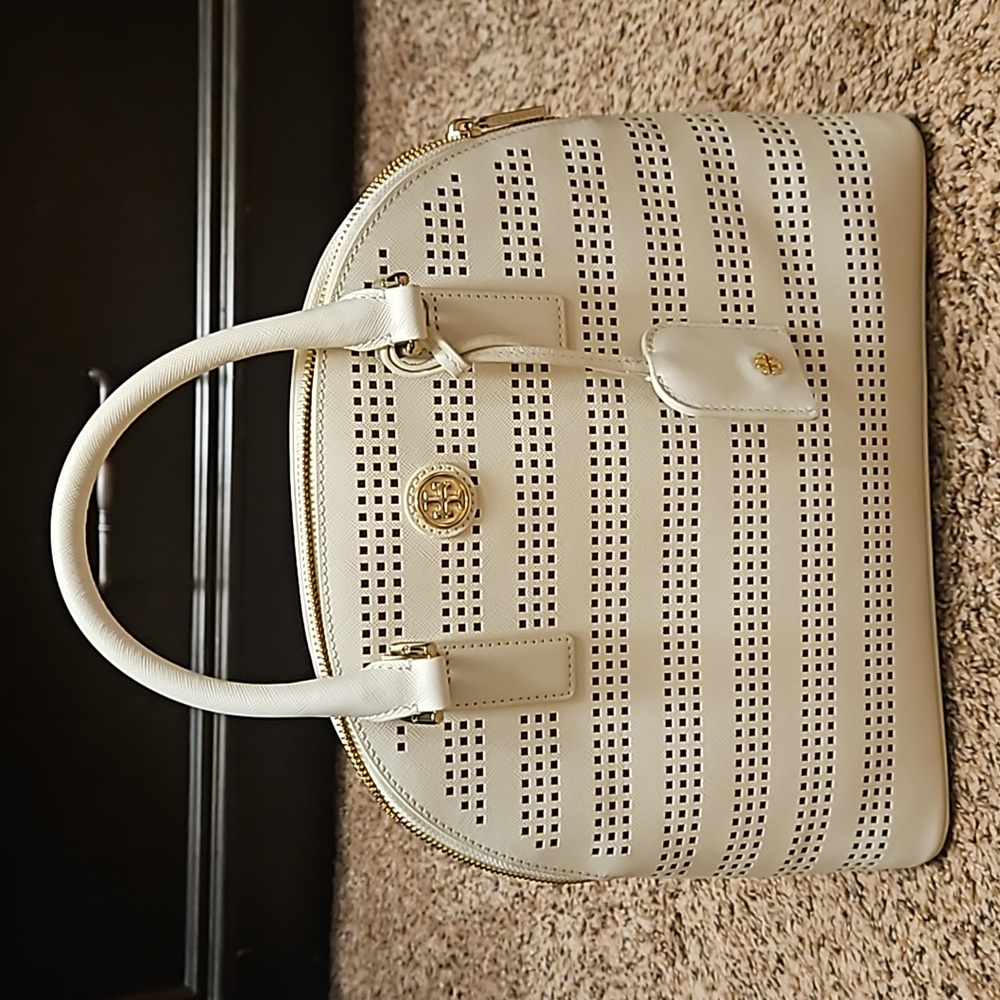 Authentic Tory Burch Robinson dome satchel